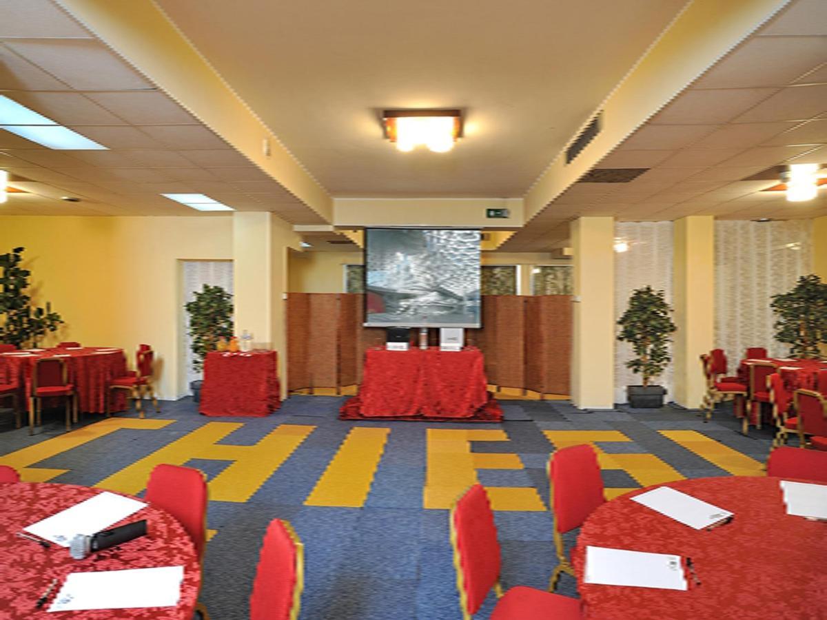 Hotel & Residence Dei Duchi Урбино Экстерьер фото