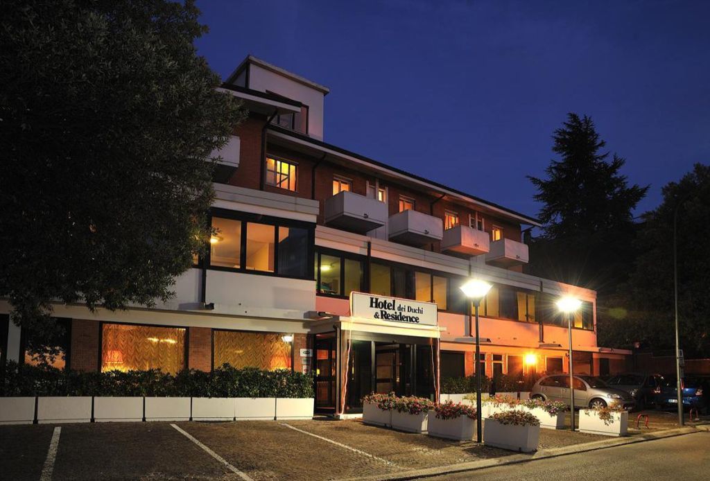Hotel & Residence Dei Duchi Урбино Экстерьер фото