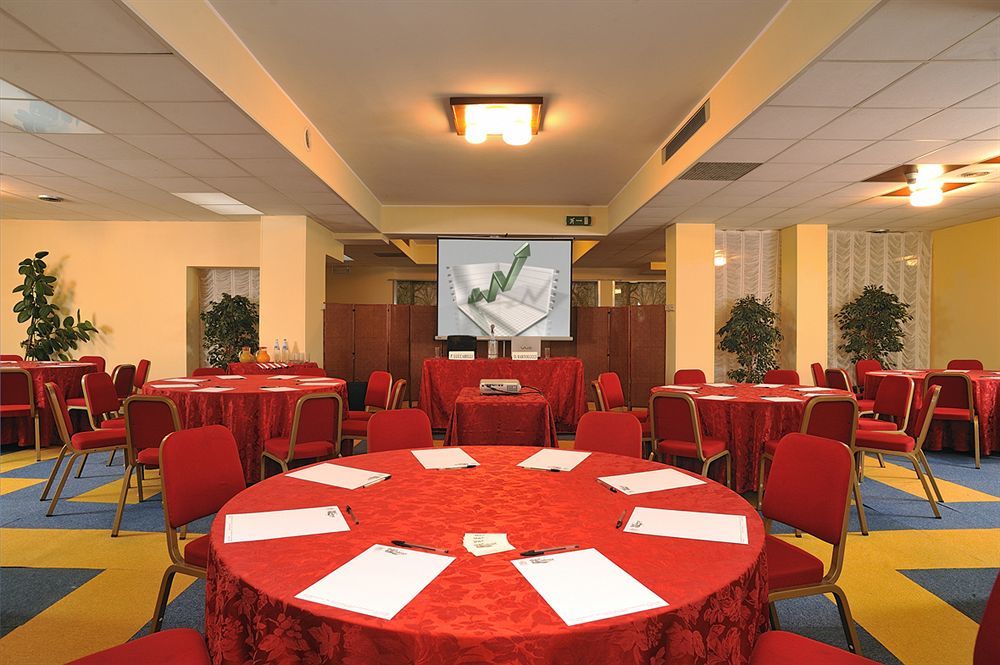 Hotel & Residence Dei Duchi Урбино Экстерьер фото