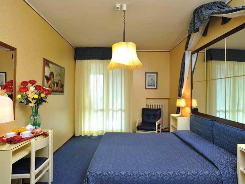 Hotel & Residence Dei Duchi Урбино Экстерьер фото