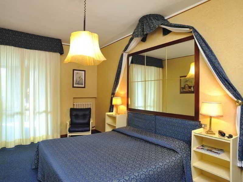 Hotel & Residence Dei Duchi Урбино Экстерьер фото