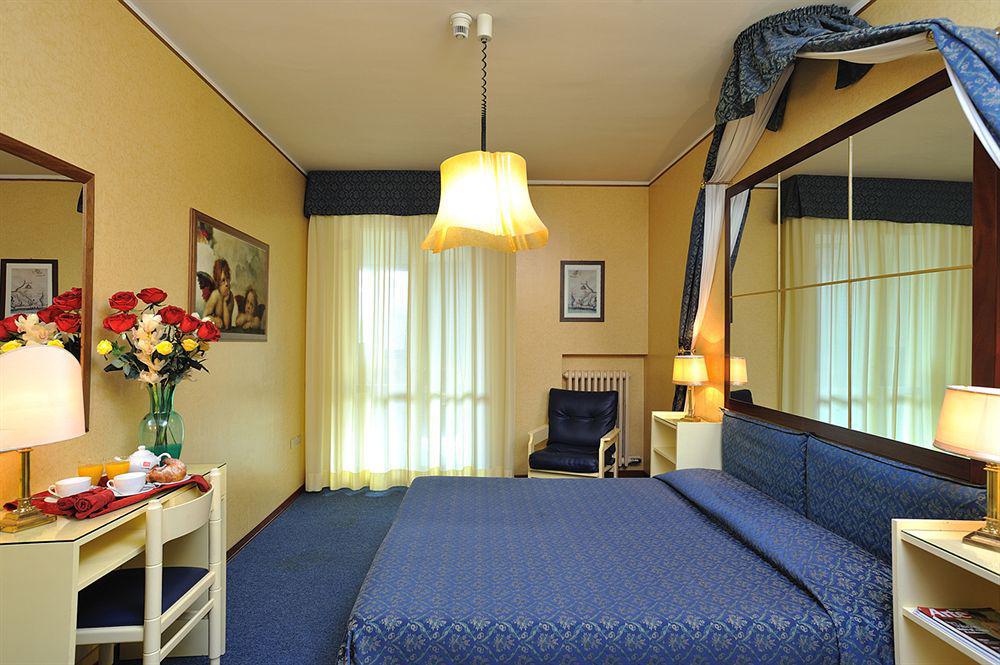 Hotel & Residence Dei Duchi Урбино Экстерьер фото